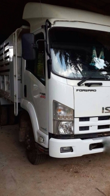 รถอีซูซุ 6 ล้อดั้ม 210 แรงม้า. ปี 56  ( รถวิ่ง 2x,xxx กว่า กม. )   สนใจติดต่อ 081 - 6079515