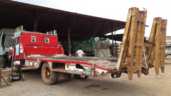 ขายด่วนรถบรรทุก 6 ล้อท้ายลาด บันไดขึ้นรถเกี่ยวข้าว ขายด่วนรถบรรทุก 6 ล้อท้ายลาด บันไดขึ้นรถเกี่ยวข้าว