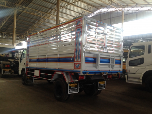 เพิ่งเสร็จค่ะขายไม่แพง ISUZU NPR เครื่อง 4HE1 130 แรงม้า กระบะดั้มพ์เกษตรคอกสูง ยาว 4.50 เมตร กว้าง 2.20 เมตร สูง 1.70 เมตร ยาง 825 ขอบ 16 นิ้ว พร้อมแลบลาย รัยประกัน เครื่อง เกียร์ เฟืองท้าย ระบบไฟ ระบบแอร์ นาน 30 วัน ทำใหม่ทั้งคันคะพร้อมเล่มทะเบียนนะคะ