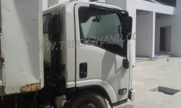 ISUZU  6 ล้อดัมพ์ รุ่น NMR 130  ปีจดทะเบียน 2554