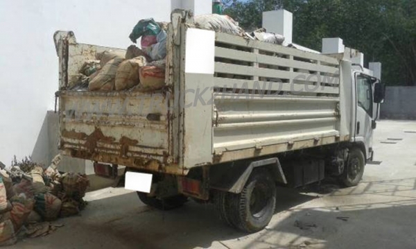 ISUZU  6 ล้อดัมพ์ รุ่น NMR 130  ปีจดทะเบียน 2554