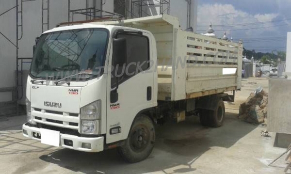 ISUZU  6 ล้อดัมพ์ รุ่น NMR 130  ปีจดทะเบียน 2554
