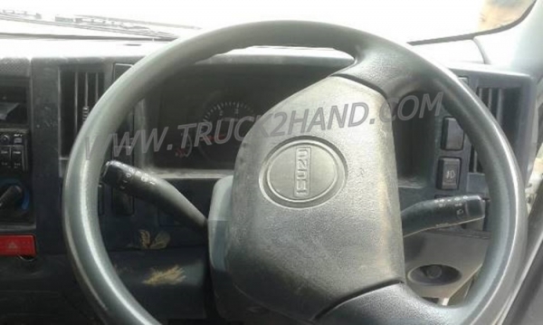 ISUZU  6 ล้อดัมพ์ รุ่น NMR 130  ปีจดทะเบียน 2554