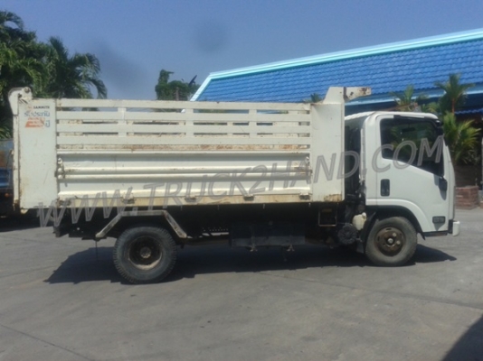 ISUZU  6 ล้อดัมพ์ รุ่น NMR 130  ปีจดทะเบียน 2554