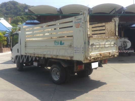 ISUZU  6 ล้อดัมพ์ รุ่น NMR 130  ปีจดทะเบียน 2554