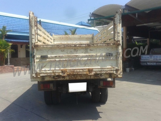 ISUZU  6 ล้อดัมพ์ รุ่น NMR 130  ปีจดทะเบียน 2554