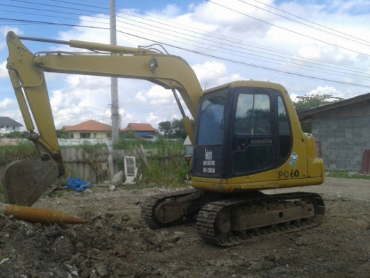 ขายด่วน.komatsu pc 60-7  โทร 089-266-7902