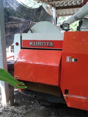 รถเกี่ยวข้าวDC68