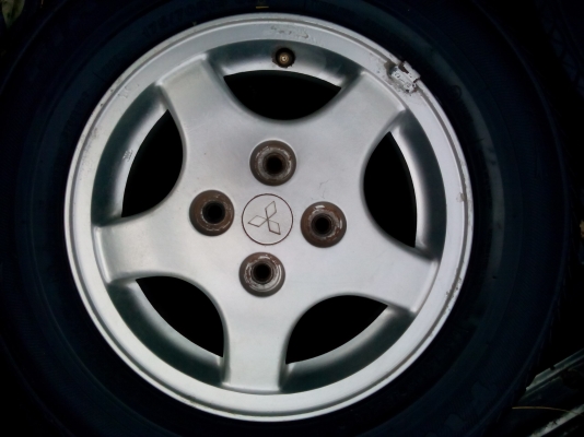 ล้อแม็กพร้อมยาง1900บาท