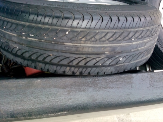 ล้อแม็กพร้อมยาง1900บาท