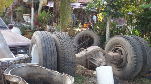 ขายค้านหน้า+เฟืองท้ายนิสสัน   udครบชุด