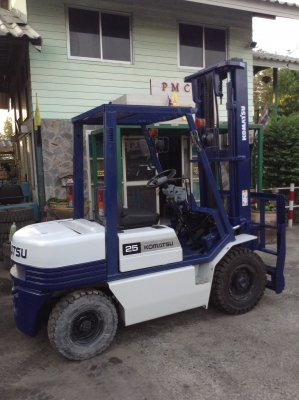 +++ ขายโฟล์คลิฟท์  KOMATSU  FD25-11  ขนาด  2.5  ตัน  เครื่องยนต์ดีเซล   เสา  4  เมตร  ฮิ้งค์โฟล์ค  เกียร์ธรรมดา  งา 1,070  มม.  ยางตัน  ( มี 2 คัน ครับ)