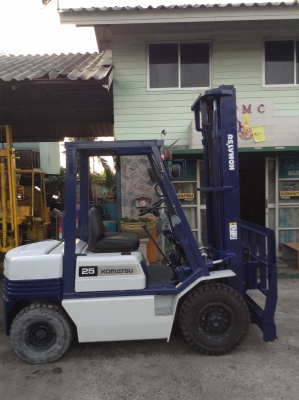 +++ ขายโฟล์คลิฟท์  KOMATSU  FD25-11  ขนาด  2.5  ตัน  เครื่องยนต์ดีเซล   เสา  4  เมตร  ฮิ้งค์โฟล์ค  เกียร์ธรรมดา  งา 1,070  มม.  ยางตัน  ( มี 2 คัน ครับ)