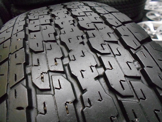 ขายยาง Bridgestone Dueler 265/70/16 กลางปี 11 ดอกสวยใช้ได้ ไม่มีปะ 1 ชุด/ใส่ฟรี ส่งฟรึค่ะ ขายยาง Bridgestone Dueler 265/70/16 กลางปี 11 ดอกสวยใช้ได้ ไม่มีปะ 1 ชุด/ใส่ฟรี ส่งฟรึค่ะ