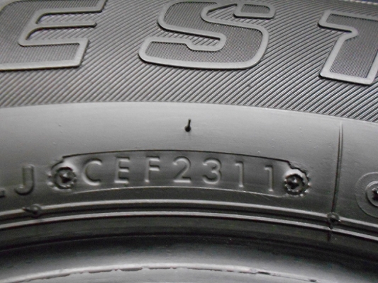 ขายยาง Bridgestone Dueler 265/70/16 กลางปี 11 ดอกสวยใช้ได้ ไม่มีปะ 1 ชุด/ใส่ฟรี ส่งฟรึค่ะ ขายยาง Bridgestone Dueler 265/70/16 กลางปี 11 ดอกสวยใช้ได้ ไม่มีปะ 1 ชุด/ใส่ฟรี ส่งฟรึค่ะ