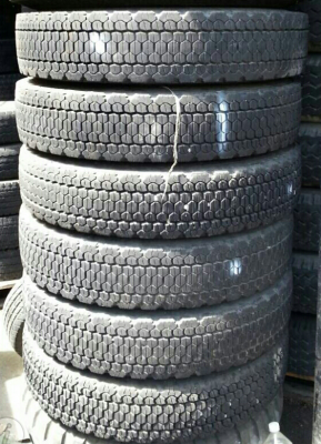 ยางพร้อมกะทะ 7.50 R20 8 น๊อต เก่าญี่ปุ่นมี 6 เส้น สภาพสวย