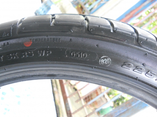 มีเส้นเดียว 225/40R18 Pinso สภาพใหม่