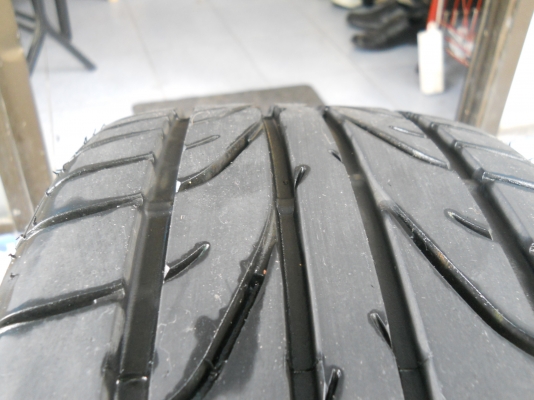 มีเส้นเดียว 225/40R18 Pinso สภาพใหม่