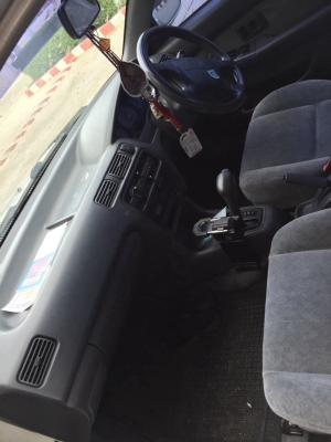 Toyota วิ่ง 100000- โล. ไม่เคยชนหนักเลยตั้งแต่ซื้อมา มือเดียวป้ายแดง