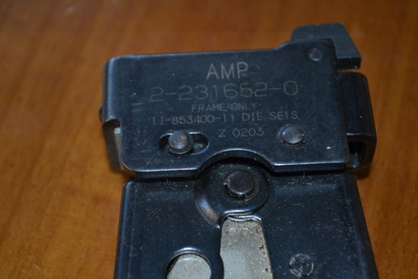 คีมย้ำหัวแลน AMP