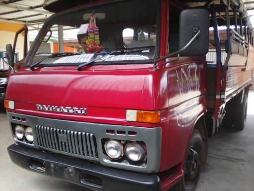 หกล้อ..เครือง.อีซูสุ100แรง สภาพดีเดิมสวยๆ พร้อมใช้งาน ปจุบันเป็นรถส่วนบุคคล ทั่วไป