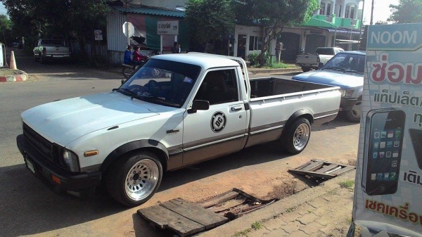 ขายแม็กหยดน้ำ15"กว้าง8 5รู114.3  7,500บ.