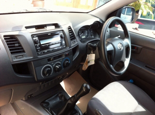 Vigo ติดแก้ส lpg. ปี12 มือเดวป้ายแดง ไม่เคยชนสักครั้ง เครื่อง 2700 เบนซิล Vigo ติดแก้ส lpg. ปี12 มือเดวป้ายแดง ไม่เคยชนสักครั้ง เครื่อง 2700 เบนซิล