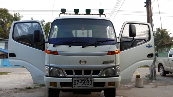 ขายรถ 6ล้อ HINO เครื่อง 121แรงม้า ปี49 รถสวยฯสภาพดี มีลิฟท้ายให้1ตัว สนใจโทรสอบถามครับ