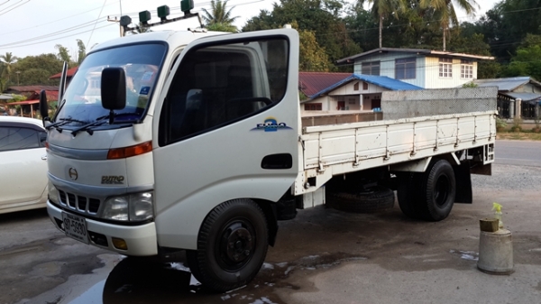 ขายรถ 6ล้อ HINO เครื่อง 121แรงม้า ปี49 รถสวยฯสภาพดี มีลิฟท้ายให้1ตัว สนใจโทรสอบถามครับ