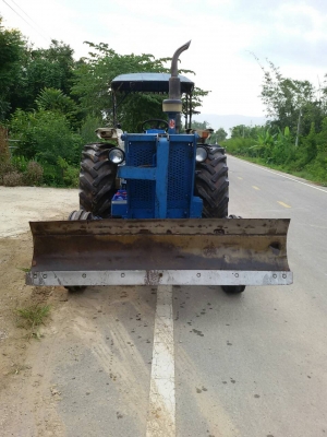 ขายรถไถฟอร์ด T3 ทะเบียนพร้อมโอน ขายถูก