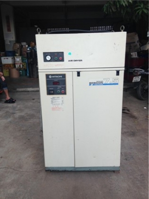 เครื่องปั้มลม Hitachi  7.5