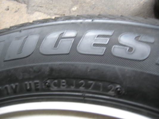 ขายแม็ก skyline สกายลาย พร้อมยาง บริจโตน ปี12 ดอกแน่น