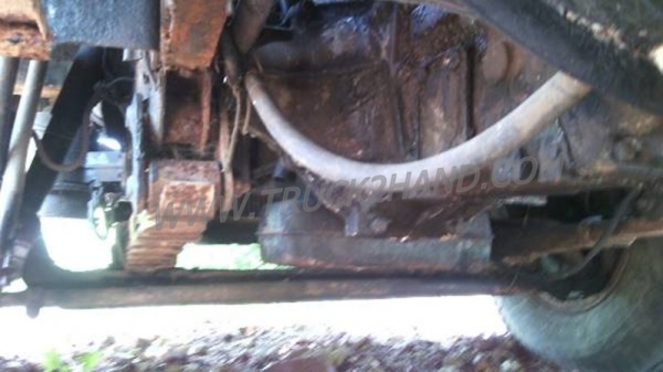 4 ล้อใหญ่ เครื่องนิสสัน ED30 เกียร์นิสสัน คาร์บอน 5เกียร์