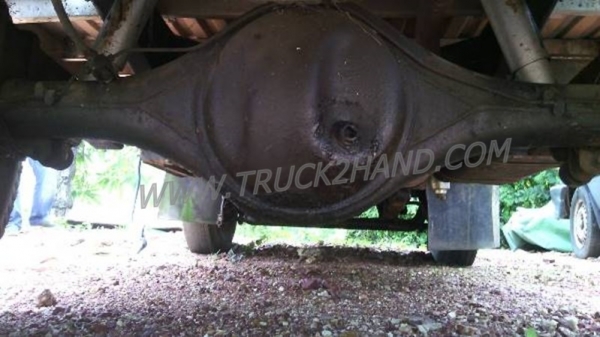 4 ล้อใหญ่ เครื่องนิสสัน ED30 เกียร์นิสสัน คาร์บอน 5เกียร์