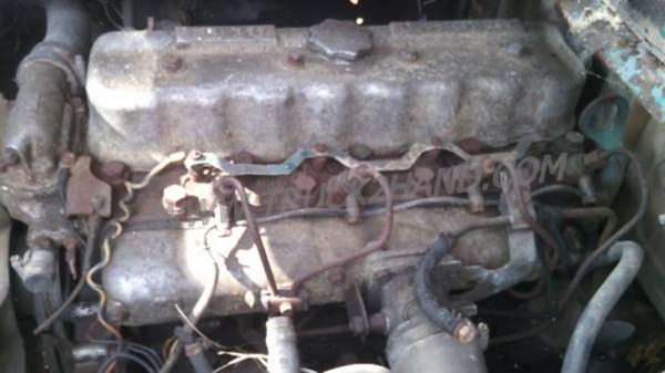 4 ล้อใหญ่ เครื่องนิสสัน ED30 เกียร์นิสสัน คาร์บอน 5เกียร์