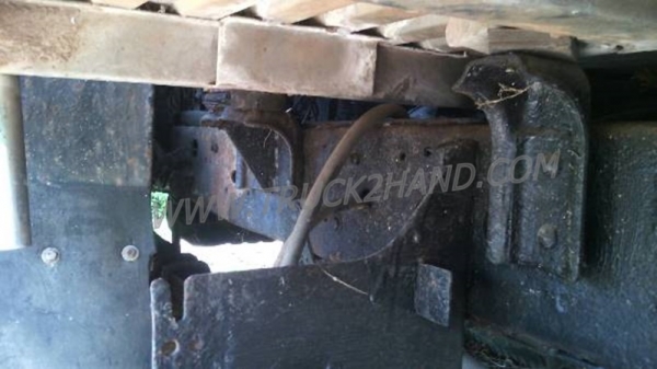 4 ล้อใหญ่ เครื่องนิสสัน ED30 เกียร์นิสสัน คาร์บอน 5เกียร์