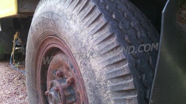 4 ล้อใหญ่ เครื่องนิสสัน ED30 เกียร์นิสสัน คาร์บอน 5เกียร์