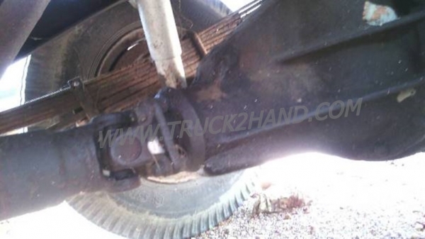 4 ล้อใหญ่ เครื่องนิสสัน ED30 เกียร์นิสสัน คาร์บอน 5เกียร์