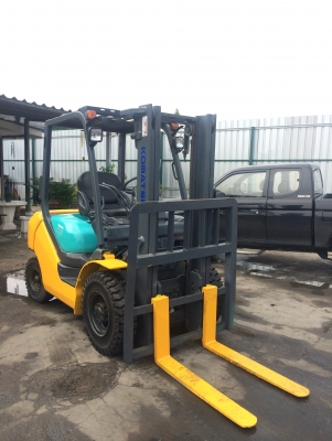 ขายรถยก โฟล์คลิฟ"2,537"ชั่วโมง KOMATSU รุ่น16 ยกได้2.5ตัน ดีเซล4D94LE เดิมๆเครื่องดีมากๆ 280,000 ฿ จะเด็ด 094-4267888 ติดต่อ 24 ชม.