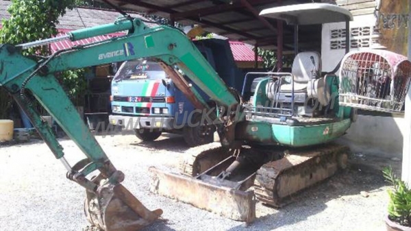 รถแบคโฮ KOMATSU PC 30 รุ่น 8