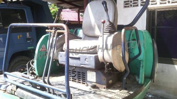 รถแบคโฮ KOMATSU PC 30 รุ่น 8