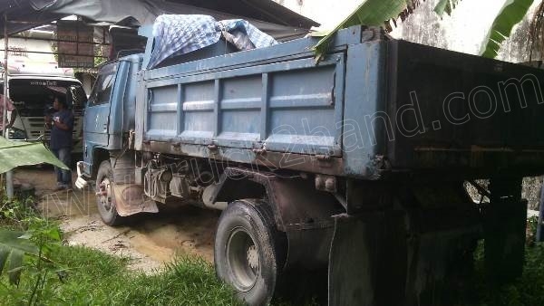 รถบรรทุก 6 ล้อ ISUZU NPR 115 แรงม้า พวงมาลัยเพาเวอร์