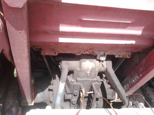 ขายตามสภาพรถไถคูโบต้า26มีตัวตักหน้ามีพาน5โฟวินด้วยมีฝาครอบยังไม่ได้ประกอบ