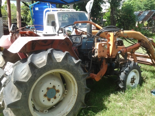 ขายตามสภาพรถไถคูโบต้า26มีตัวตักหน้ามีพาน5โฟวินด้วยมีฝาครอบยังไม่ได้ประกอบ