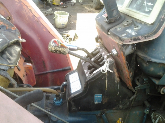 ขายตามสภาพรถไถคูโบต้า26มีตัวตักหน้ามีพาน5โฟวินด้วยมีฝาครอบยังไม่ได้ประกอบ