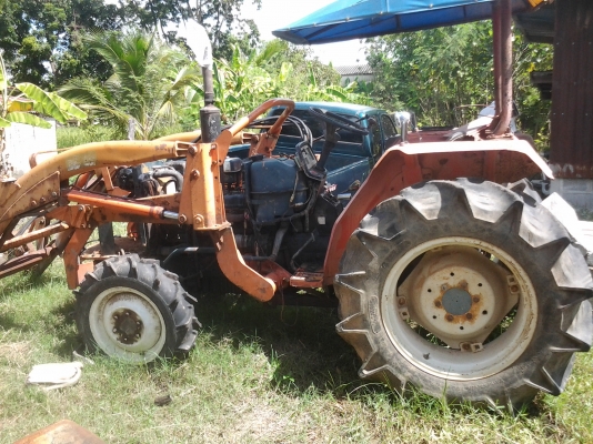 ขายตามสภาพรถไถคูโบต้า26มีตัวตักหน้ามีพาน5โฟวินด้วยมีฝาครอบยังไม่ได้ประกอบ