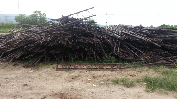 ขายโครงจั่วถักยาว6-9เมตรโลละ16 บาท แผ่นหลังคาเมทัลชีตยาว 8-10 เมตรสวยบ้างไม่สวยบ้างโลละ 16 บาทคัดได้แต่ตัดสั้นไม่ได้