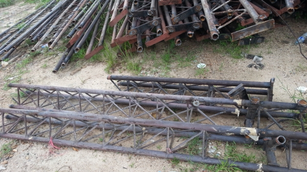 ขายโครงจั่วถักยาว6-9เมตรโลละ16 บาท แผ่นหลังคาเมทัลชีตยาว 8-10 เมตรสวยบ้างไม่สวยบ้างโลละ 16 บาทคัดได้แต่ตัดสั้นไม่ได้