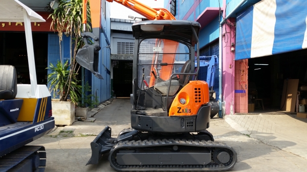 ขาย รถขุด  HITACHI  รุ่น EX30UR-2- แทร็กยางสวย มือสองญี่ปุ่น