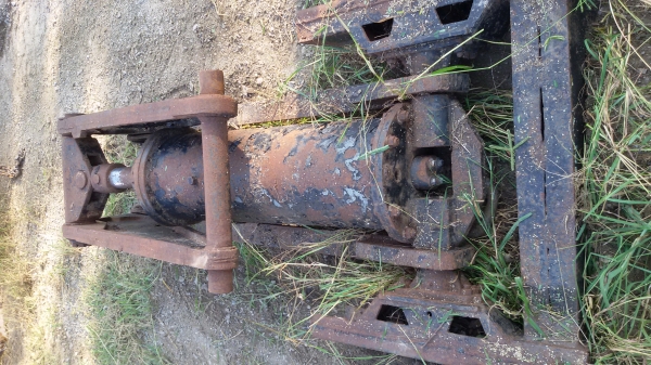 กระบอกดัมพ์ 6 ตัน